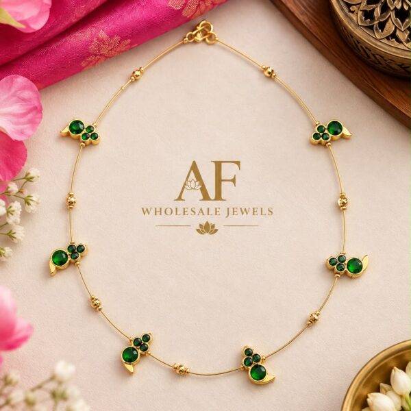 Invisible necklace emerald