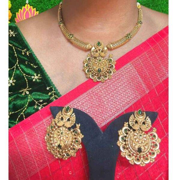 Hasili gold matte necklace (green )