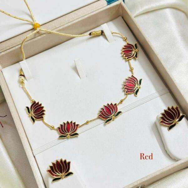 Lotus necklace - red