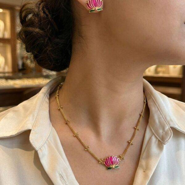 Lotus necklace