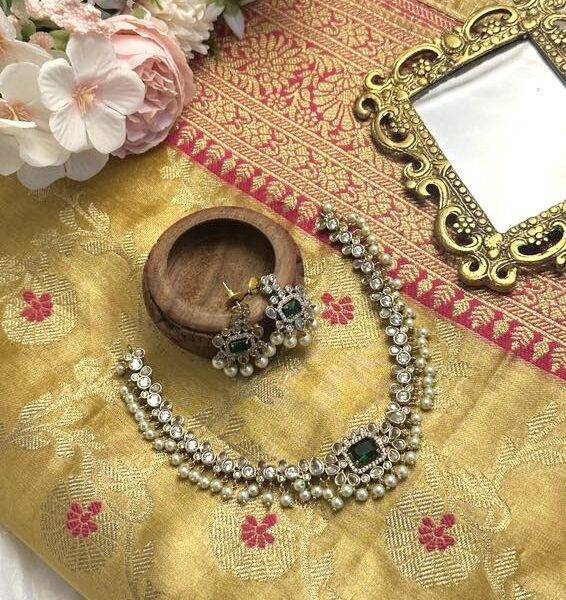 AD green 01 short necklace