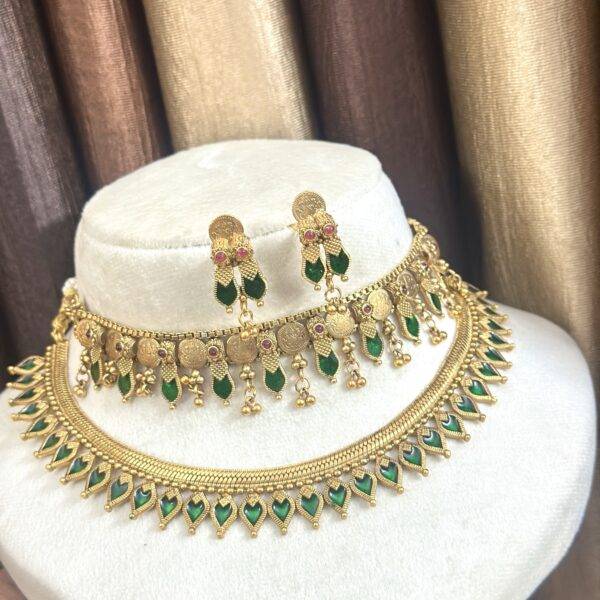 Palaka layering necklace