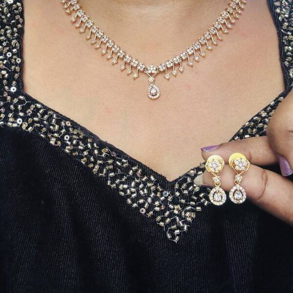 AD premium necklace