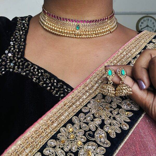 Beaded chocker