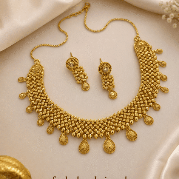 Micro gold necklace