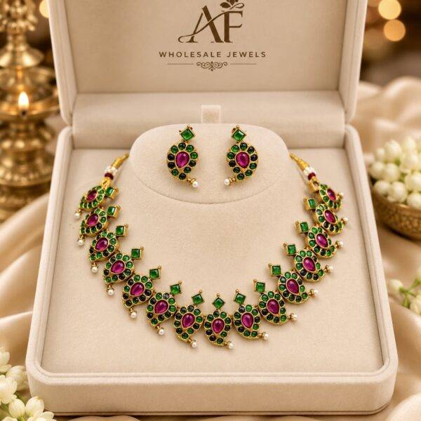 Kemp necklace