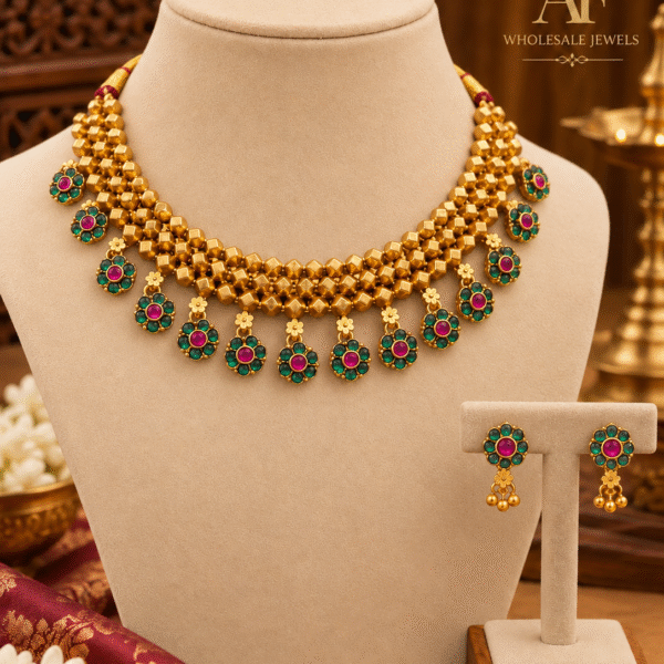Kemp blossom necklace
